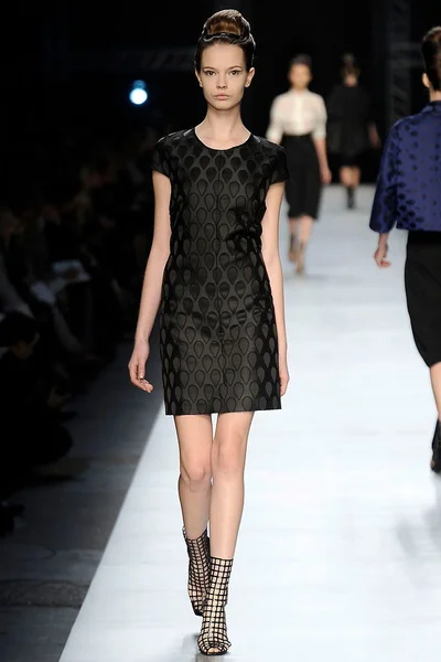 Look 3